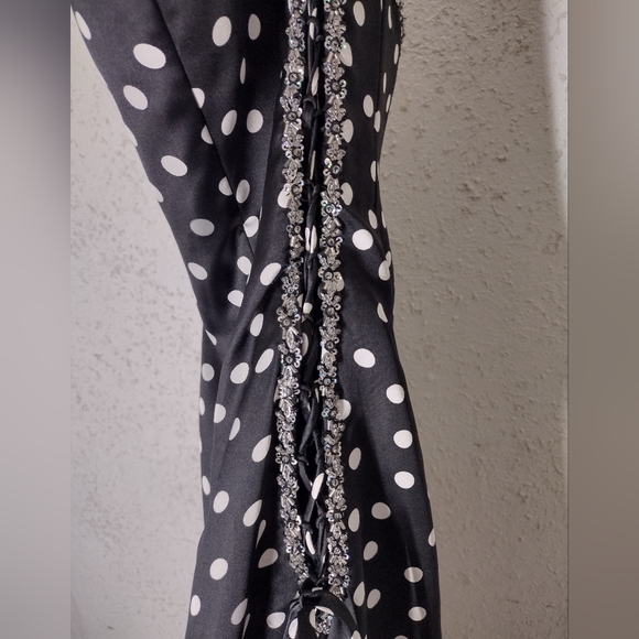 Formal Mori Lee dress by Madeline Gardener - Picture 4 of 6